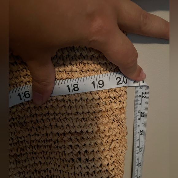 Oversized Straw Beach Bag w/Rope Handles - Picture 5 of 6